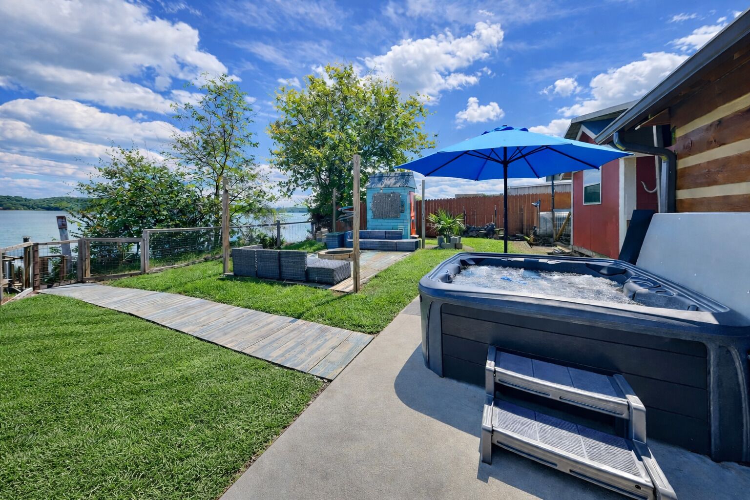 Studio (3 Bedrooms) | Front of property