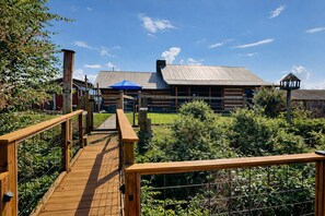 Studio (3 Bedrooms) | Property amenity