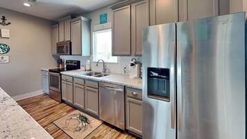 House (3 Bedrooms) | Property amenity