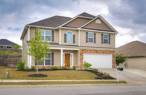 Exterior - Masters Week
4BR, 4 Beds, Sleeps 8, Evans, GA (Evans)