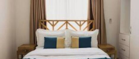 3 dormitorios, tabla de planchar con plancha, Internet y ropa de cama