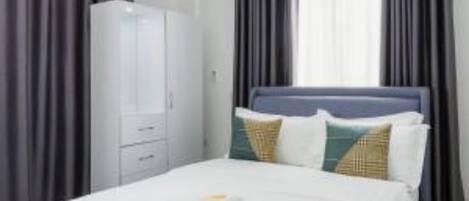 3 bedrooms, iron/ironing board, Internet, bed sheets