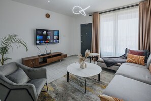 Living area - The Avery 1D Apartments at Odomaa Place (Accra)