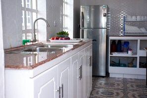 豪華公寓 | 私人廚房 | 電冰箱、微波爐、鍋具/餐盤/廚房用品