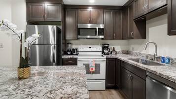 Condo (2 Bedrooms) | Property amenity