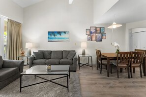 Condo (2 Bedrooms) | Kemudahan hartanah