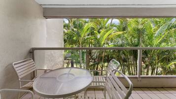 Condo (2 Bedrooms) | Property amenity