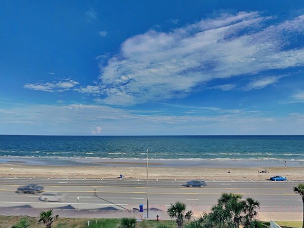 Condo (3 Bedrooms) | Servicio de la propiedad