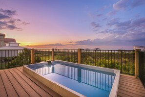 Tina de hidromasaje al aire libre