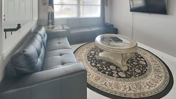 House (4 Bedrooms) | Property amenity
