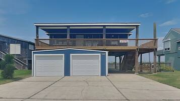 House (4 Bedrooms) | Front of property