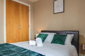 2 chambres, fer et planche à repasser, Wi-Fi, literie fournie