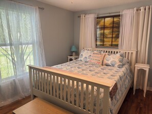 2 chambres, fer et planche à repasser, Wi-Fi gratuit, draps fournis