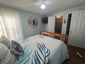 2 bedrooms, iron/ironing board, free WiFi, bed sheets - Perfect Location Cottage 2-bedroom in Pensacola (Pensacola)