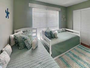 Condo (2 Bedrooms) | Property amenity