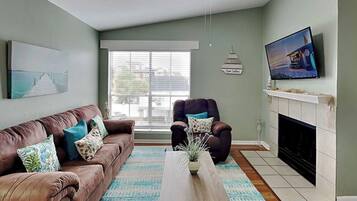Condo (2 Bedrooms) | Property amenity