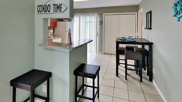 Condo (2 Bedrooms) | Property amenity