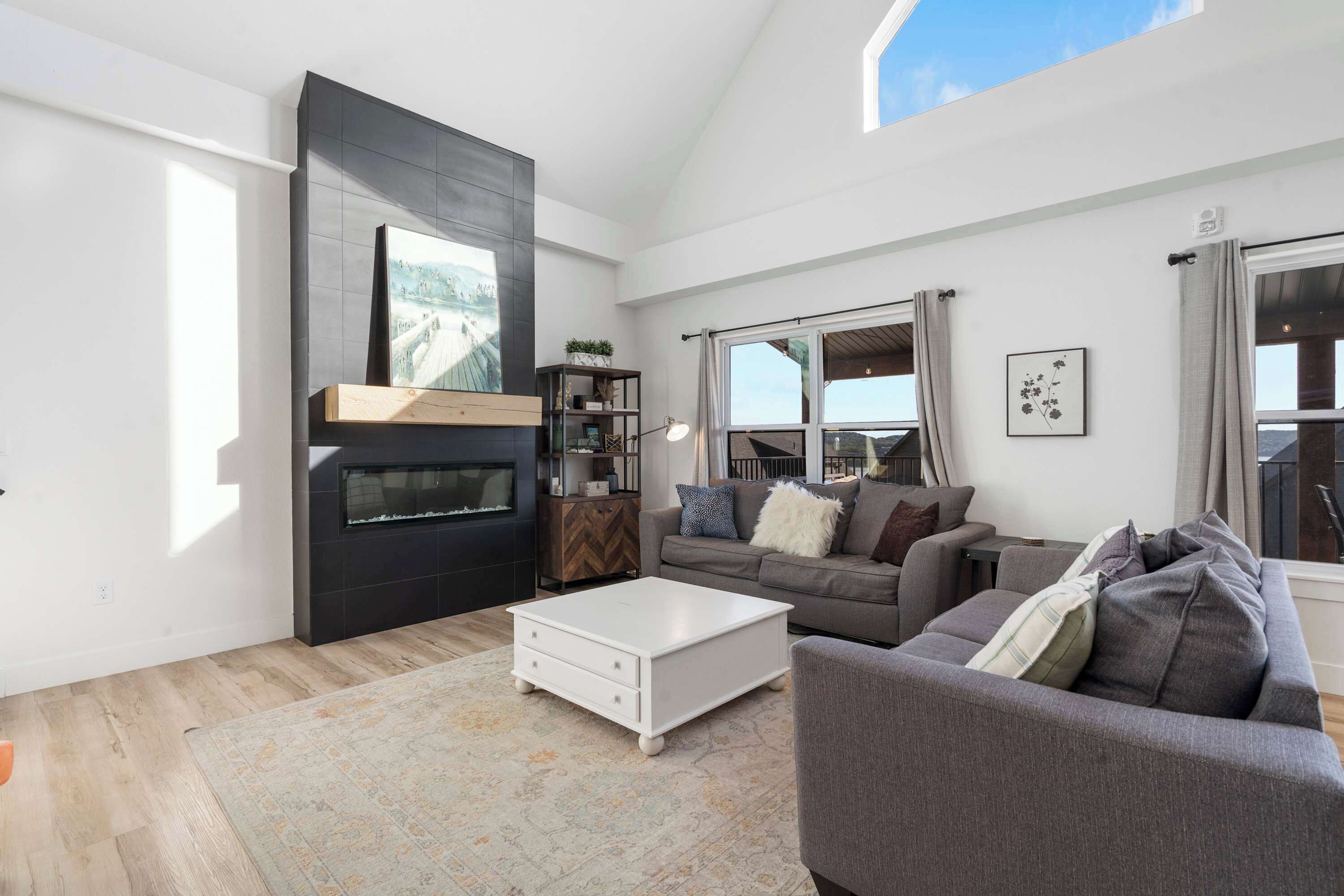 House, Multiple Beds, Hot Tub, Partial Lake View (Pineapple Pointe) | Living area | 50-inch flat-screen TV with digital channels