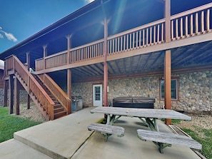 Studio (3 Bedrooms) | Property amenity