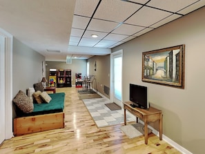 Studio (3 Bedrooms) | Property amenity