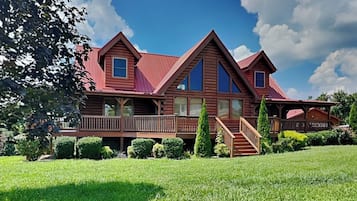 Studio (3 Bedrooms) | Property amenity