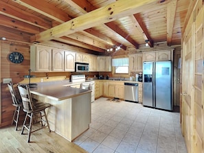 Studio (3 Bedrooms) | Property amenity