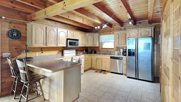 Studio (3 Bedrooms) | Property amenity