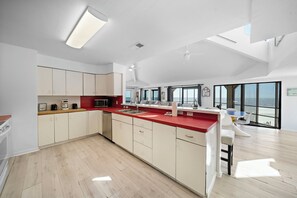 House (5 Bedrooms) | Property amenity