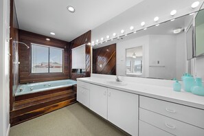 House (5 Bedrooms) | Property amenity