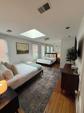 4 chambres, fer et planche à repasser, accès Internet, draps fournis