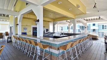 Condo (2 Bedrooms) | Property amenity