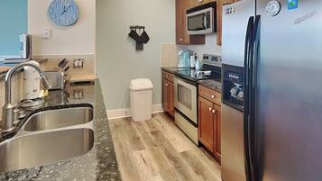 Condo (2 Bedrooms) | Property amenity