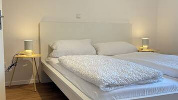 3 Schlafzimmer, BĂŒgeleisen/BĂŒgelbrett, WLAN, BettwĂ€sche