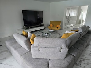 Smart TV, fireplace, video games, books