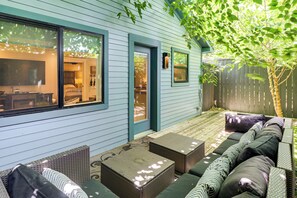 Terrace/patio - Walk to Zilker Park, Barton Springs Pool! Cozy Gem (Austin)