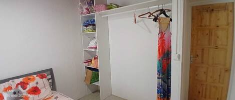 Fer et planche à repasser, Wi-Fi, draps fournis