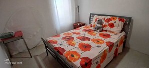 مكواة/لوح كي وواي فاي وملاءات أسرّة