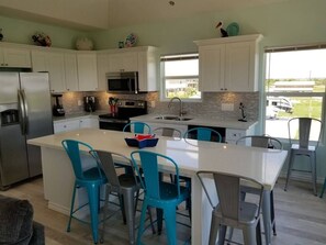 Fridge, microwave, oven, stovetop - Anchors Away: Pet and Kid Friendly, Short Walk to Beach, Sleeps 10, 5 Cars (Bolivar Peninsula)