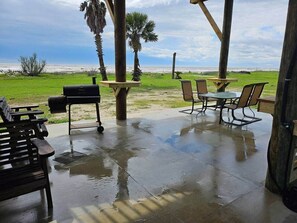 Outdoor dining - Hypnotic Beach View! Sleeps 20 (Bolivar Peninsula)