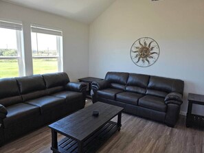 TV - Hypnotic Beach View! Sleeps 20 (Bolivar Peninsula)