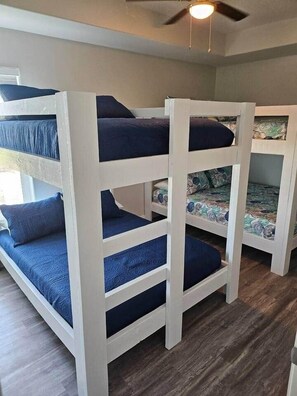4 bedrooms, WiFi
