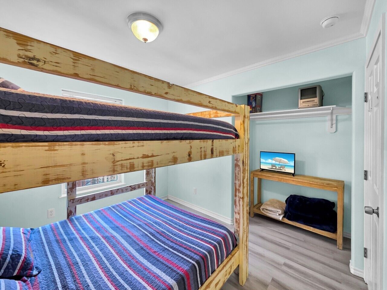 3 chambres, fer et planche à repasser, lit parapluie, Wi-Fi gratuit