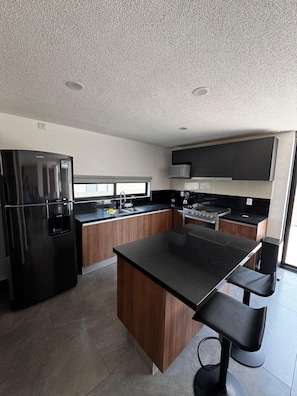 Microwave, oven - Townhouse in Juriquilla (Juriquilla)