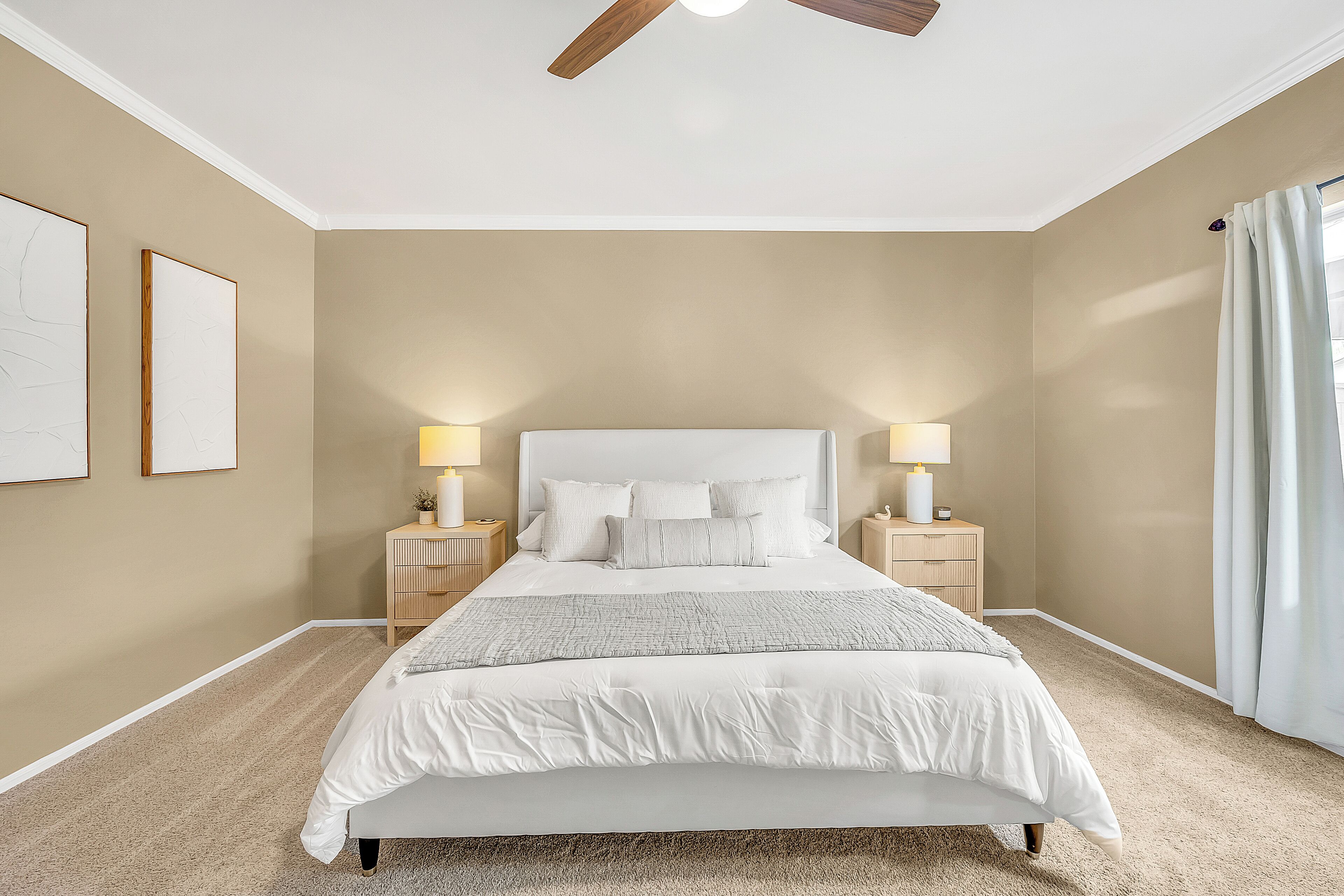 3 bedrooms, desk, iron/ironing board, travel cot