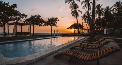 Beachfront Beach Break Villa @SurfCity