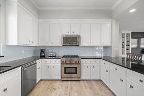 House (4 Bedrooms) | Property amenity