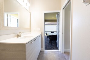 House, Multiple Beds (169CC - Balmoral Resort) | Interior