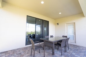 Outdoor dining - 169cc - Balmoral Resort (Haines City)
