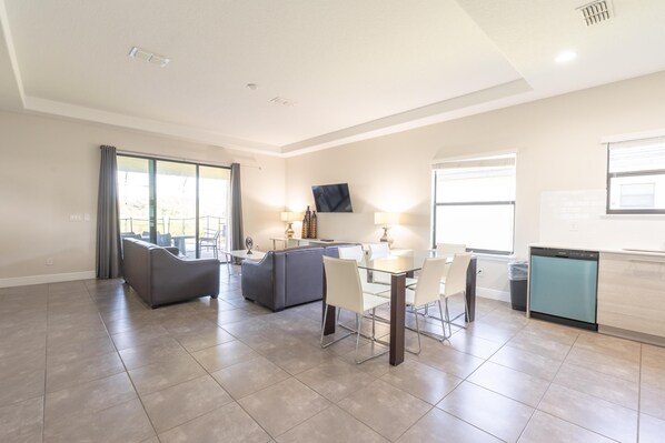 House, Multiple Beds (169CC - Balmoral Resort) | Interior