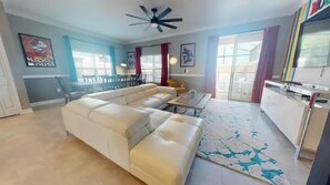 Huoneisto, useita sänkyjä (4323SL-Storey Lake Resort) | Oleskelualue